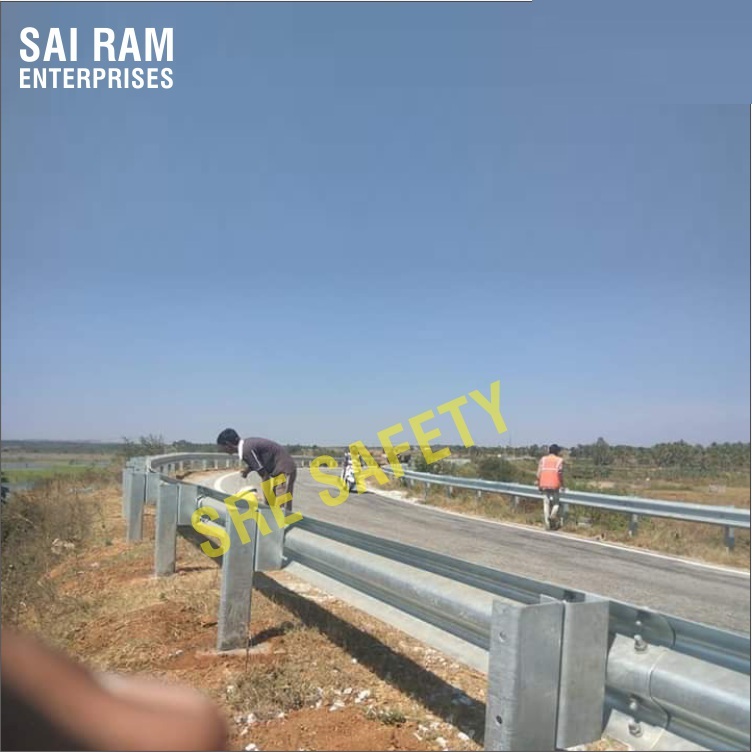 Metal Crash Barrier Work mcb10.jpg